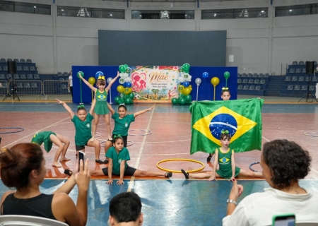 Ginástica Rítmica emociona público em espetáculo no Ginásio Irmão Brás Sinigaglia