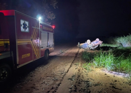 Homem morre em capotamento na BR-267