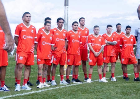 Comercial apresenta elenco e mira retorno à Série A estadual