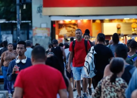 Desemprego chega a 5,8% no trimestre encerrado em abril, diz IBGE