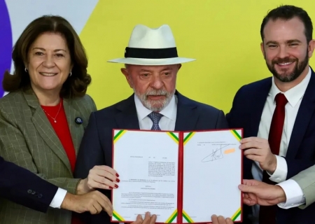 Lula anuncia novo Desenrola para quem ganha até R$ 8,1 mil