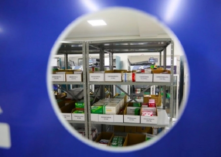Medicamentos sem sair de casa: vereador questiona alcance do programa “Remédio em Casa”