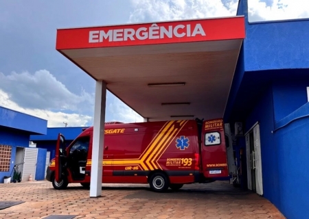 Jovem fica gravemente ferido após bater na traseira de caminhão em Ivinhema
