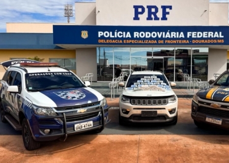 Cães farejadores encontram quase 40 kg de cocaína em veículo em Dourados