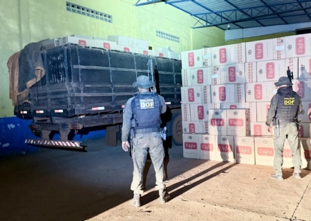 DOF apreende carga milionária de cigarros contrabandeados em Mundo Novo