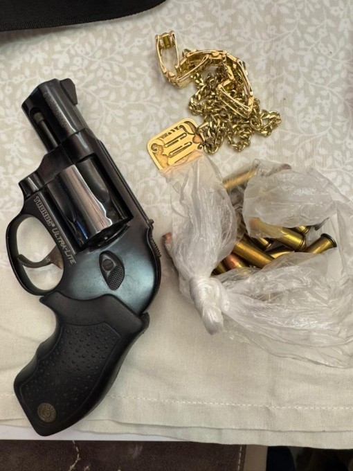 Polícia cumpre mandados em MS e resulta em prisões por posse ilegal de armas