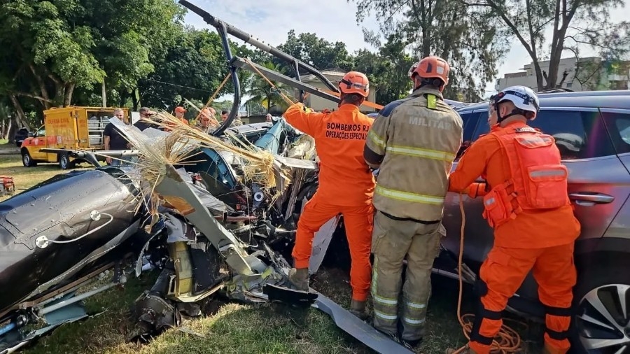 Dois helicópteros se chocam e deixam seis mortos no Rio
