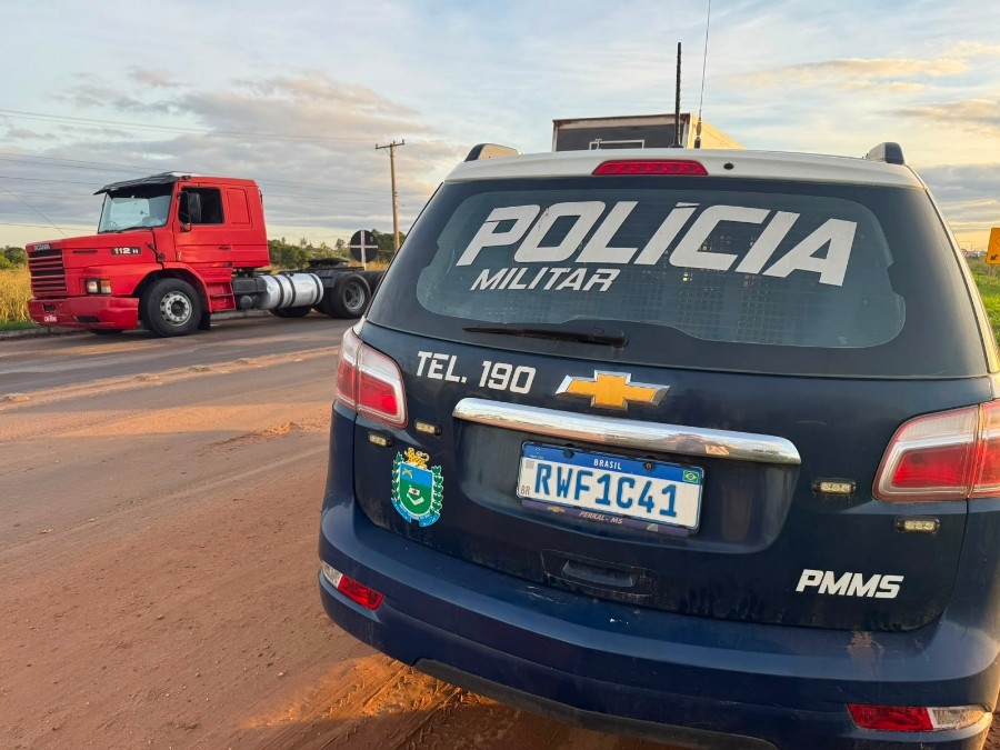 Força Tática e PRF apreendem carregamento de maconha escondido em carreta na entrada de Batayporã