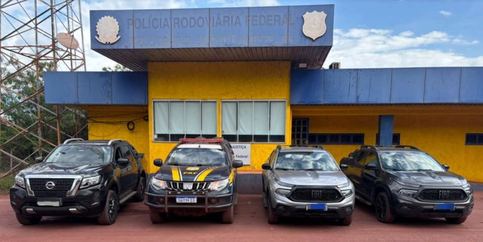 PRF recupera três veículos roubados e prende condutores em Corumbá