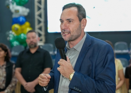 Science Place transforma abertura da 10ª Feira de Geociências em espetáculo de ciência