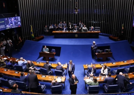 Alcolumbre trava tramitação da PEC do fim da 6x1 no Senado
