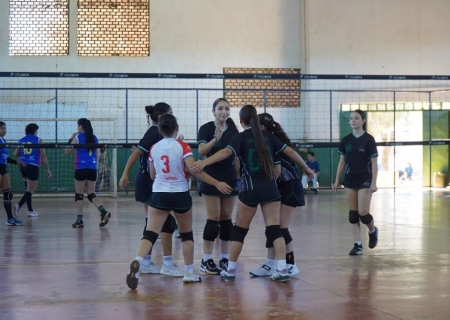 Secel encerra 2º Vibe Vôlei com jogos da categoria feminino livre