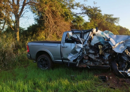 Condutor suspeito de embriaguez bate RAM contra carreta na MS-480 e acaba preso