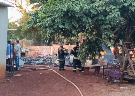 Homem é encontrado morto durante incêndio em residência em Dourados