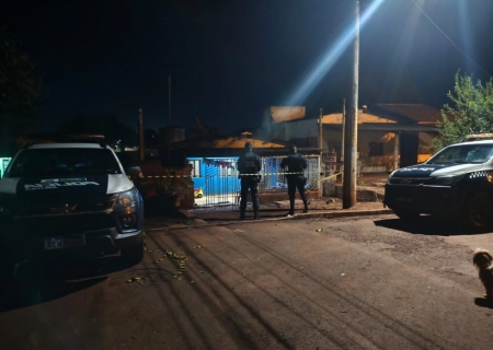 Mulher é morta a tiros dentro de casa em Maracaju
