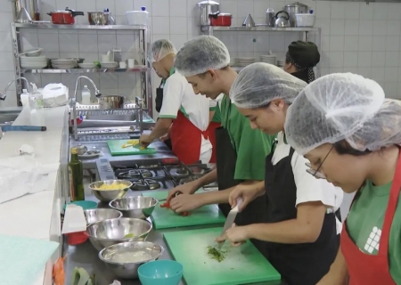 Desemprego até maio cai para 5,6%, o menor já registrado no período