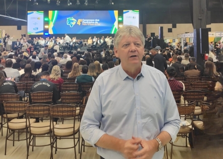 Jaime Verruck defende fortalecimento dos municípios em congresso da Assomasul