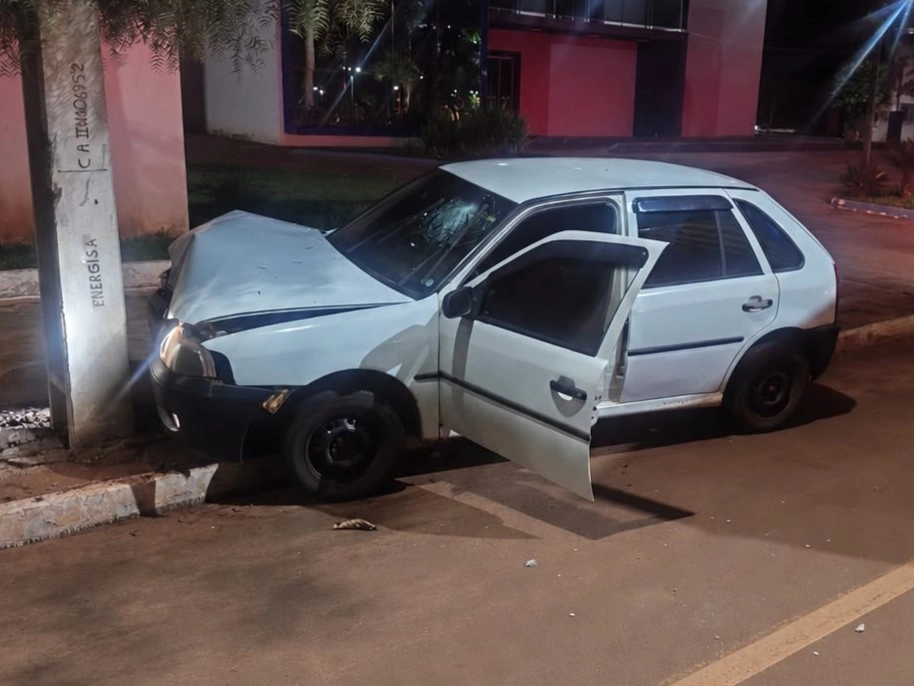 Motorista é preso por embriaguez após bater carro em poste em Nova Alvorada do Sul