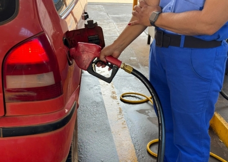 Governo adia reunião que pode aumentar etanol na gasolina para 32%