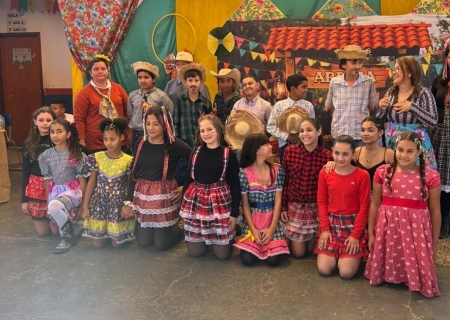 Arraiá da Escola Irene Linda reúne alunos, famílias e comunidade em Taquarussu
