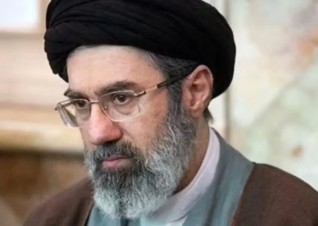Líder do Irã promete vingança por morte de Khamenei: 'Nossa nação exige'