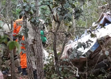 Queda de avião em Campo Grande deixa dois mortos