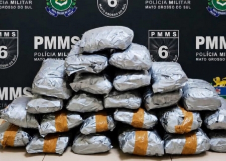 Mulher é presa com 13 quilos de skunk na BR-262