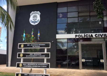 Mulher de 26 anos é morta a facadas e ex-companheiro é preso em flagrante por feminicídio em Corumbá