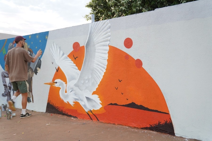 Oficina de grafite transforma muro de escola em espaço de arte e expressão em Batayporã