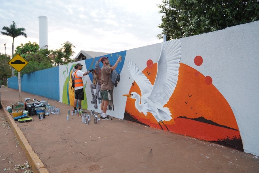 Oficina de grafite transforma muro de escola em espaço de arte e expressão em Batayporã