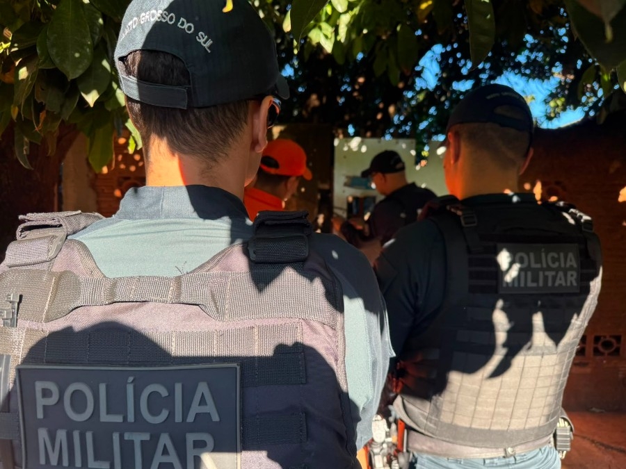 Cachorro é encontrado morto e cadela abandonada em imóvel de Nova Andradina