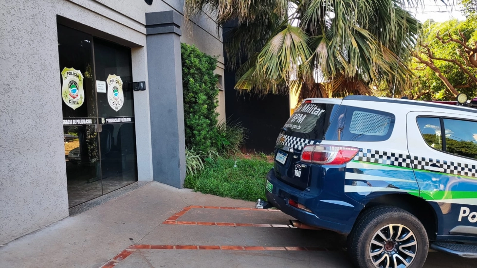 Homem é preso após ferir cliente com faca durante confusão em bar de Nova Andradina