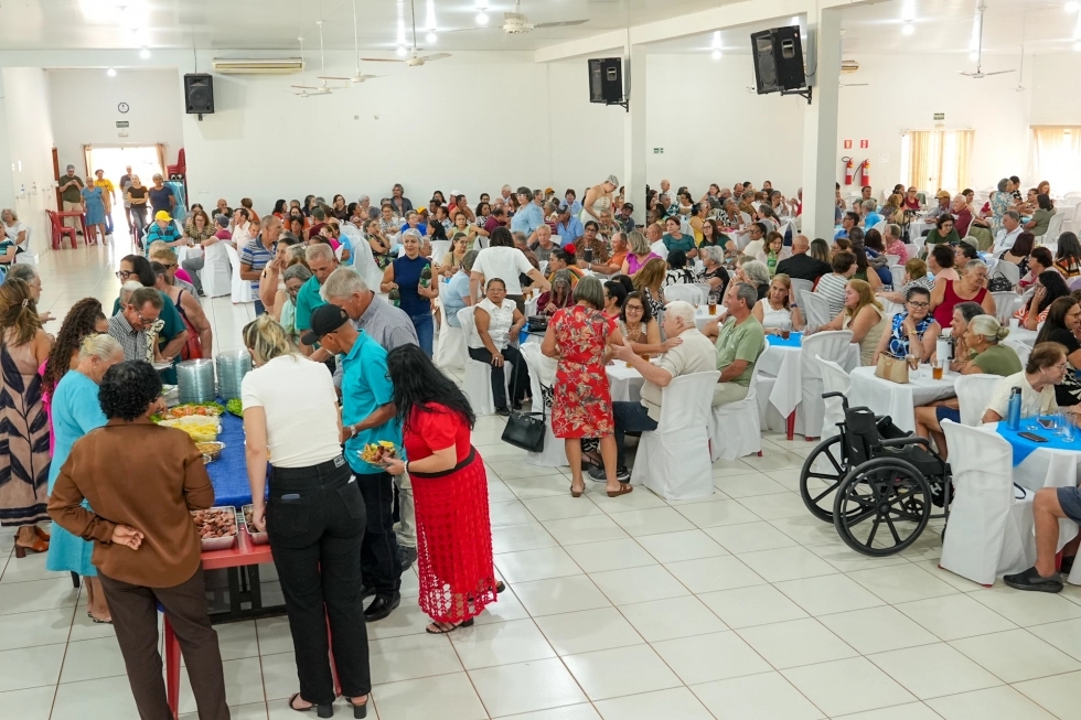 Celebração especial pelo Dia dos Pais reúne 650 idosos do Projeto Conviver