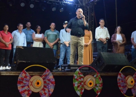Fejutexas tem segunda noite de festa neste sábado em Taquarussu