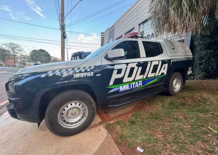 Homem é detido após desacatar policiais e resistir à abordagem em Nova Andradina