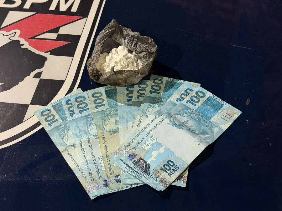 Dupla é presa com cocaína e R$ 1,4 mil em Nova Andradina