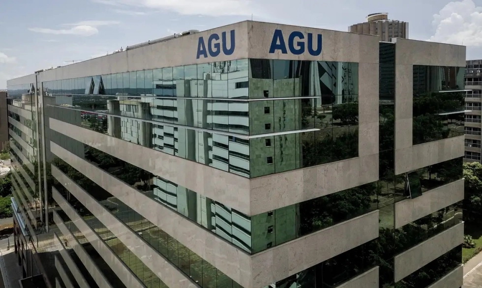 Advocacia-Geral da União processa 17 bets e pede R$ 1 bilhão por danos à população