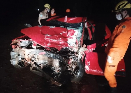 Colisão entre carro e carreta deixa três mortos na BR-158 em Três Lagoas