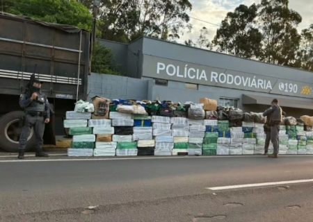 Quase três toneladas de maconha são apreendidas em caminhão que saiu de Dourados