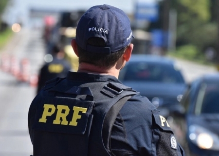 PRF apreende mais de 44 kg de skunk em malas e prende motorista em Bataguassu