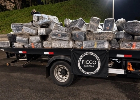 FICCO apreende 2,9 t de maconha escondidas em carga de sucata no Paraná