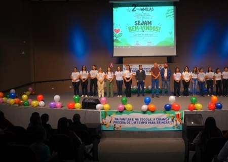 Famílias lotam Centro de Convenções em encontro da Educação Infantil