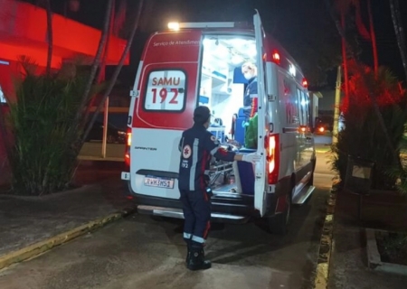 Mulher trans é ferida a facadas nas costas após confusão em ponto de venda de drogas em Dourados