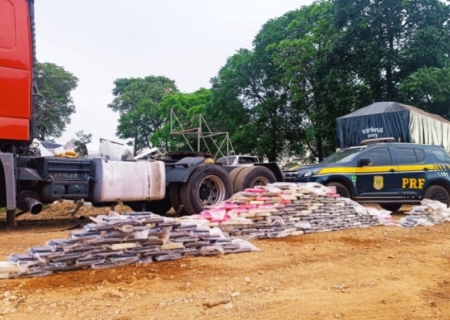PRF apreende mais de 300 kg de cocaína escondidos em tanques de caminhão na BR-262