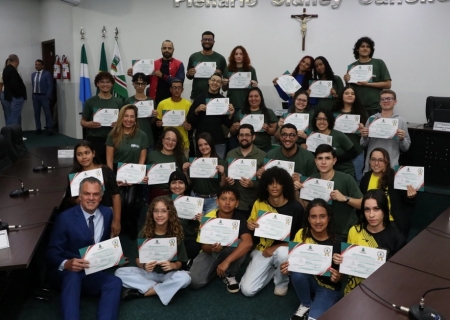 Artistas e produtores são homenageados pelo sucesso de “O Auto da Compadecida”