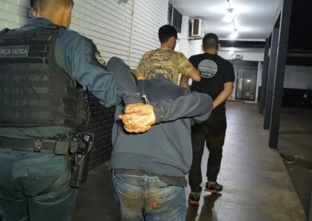 Dupla é presa em Dourados após tentativa de furto de caminhonete e confessa crime contra bombeiro