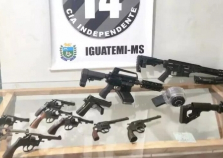Jovem é preso com fuzil de R$ 50 mil e outras nove armas escondidas em carro na MS-295