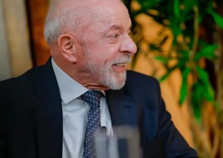 Lula diz que vai entregar ao TSE pedido de abertura de sigilo