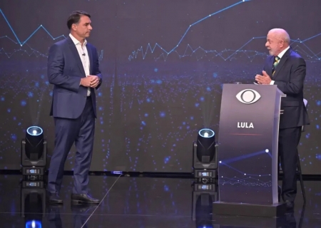 Mendonça diz que Flávio e Lula podem abrir sigilos por conta própria