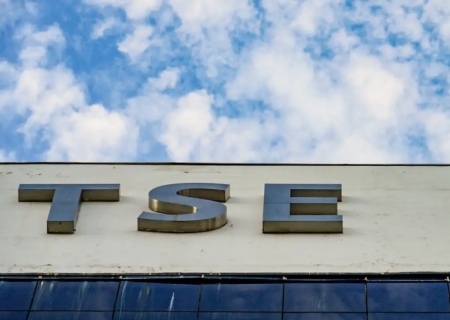 TSE dá 24 horas para Meta dar informações sobre igualdade de campanhas